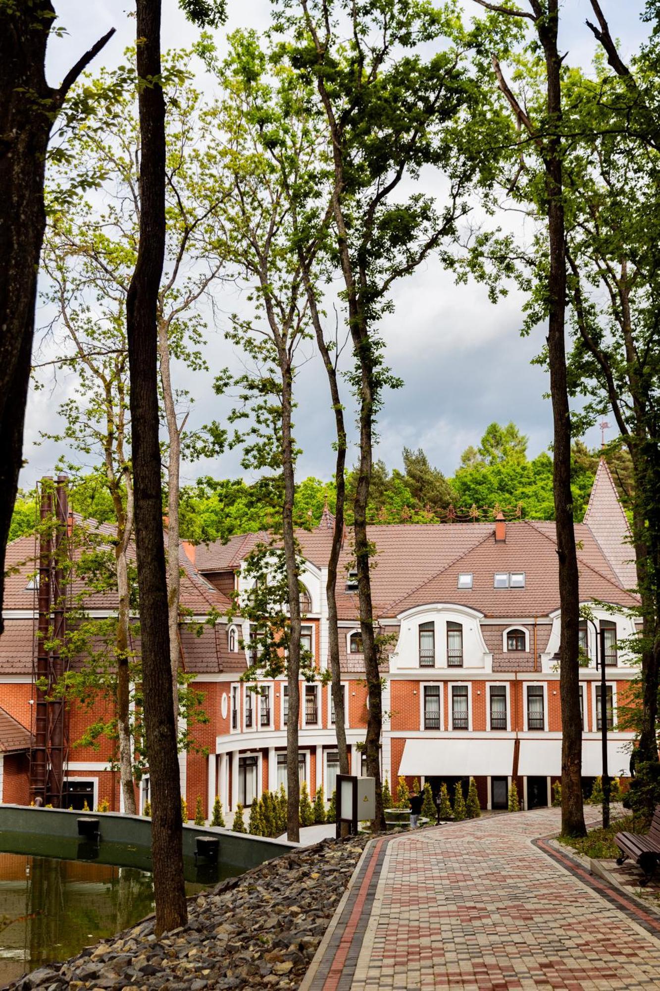 Park Hotel Bristol Uzhhorod Exterior foto